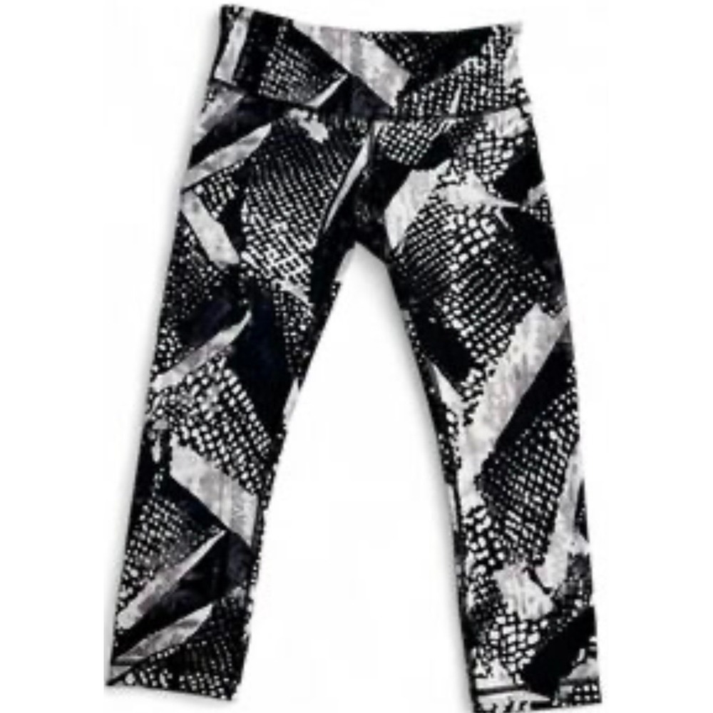 Lululemon Wunder Under Crop Leggings Size‎ 6 Black White Abstract Snake Print